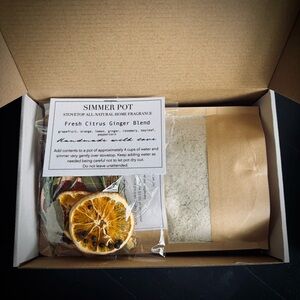 All-Natural Boxed Gift Set Organic Lavender Oat & Milk Bath Soak and Simmer Pot
